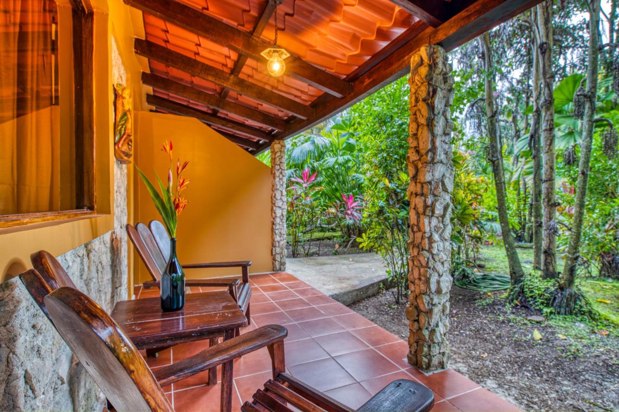 Atlantida Lodge Cahuita Exterior foto