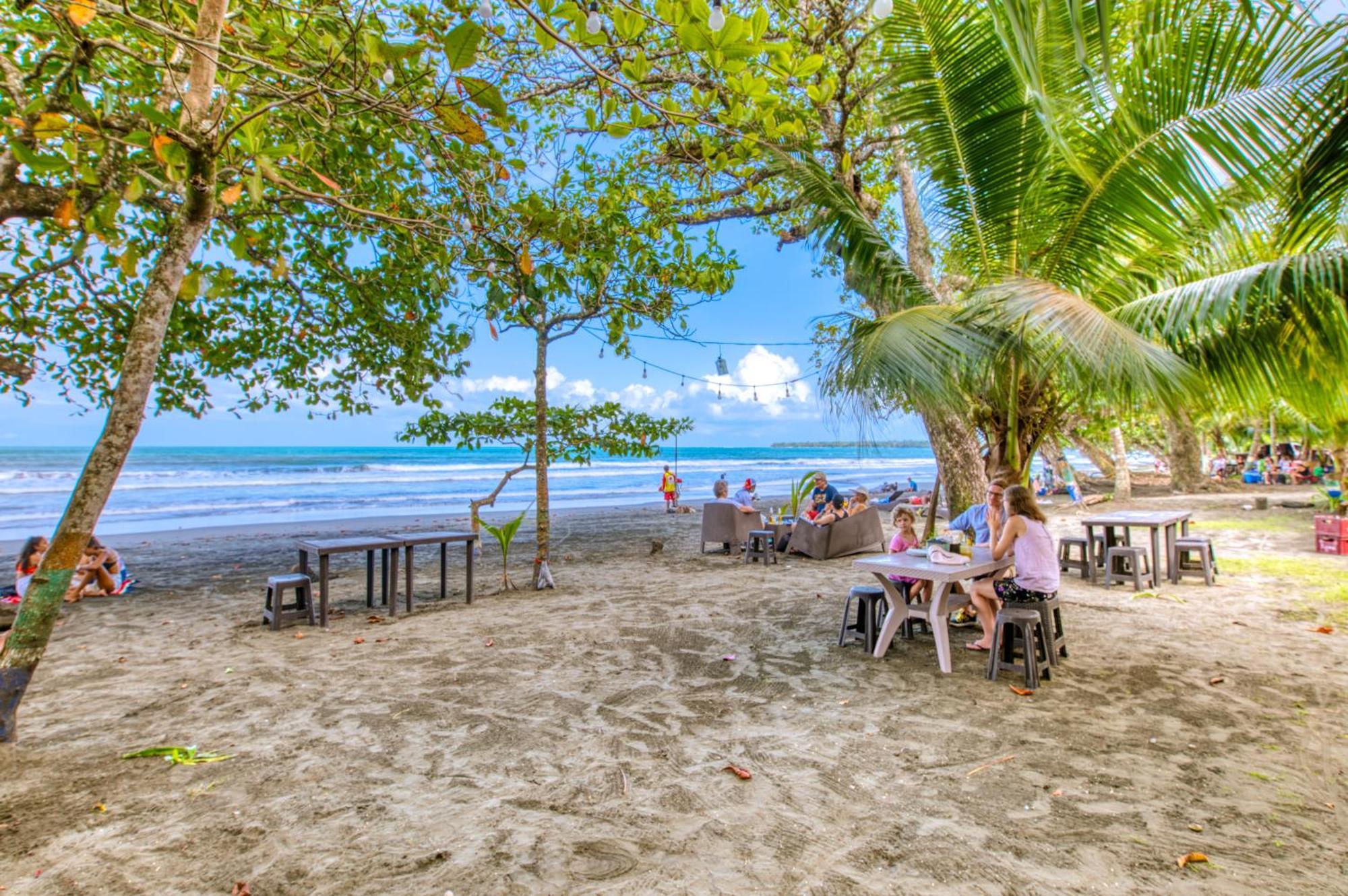 Atlantida Lodge Cahuita Exterior foto